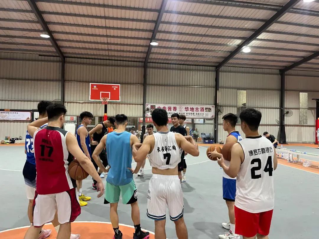 职业球员如何通过联赛提升竞技水平_2